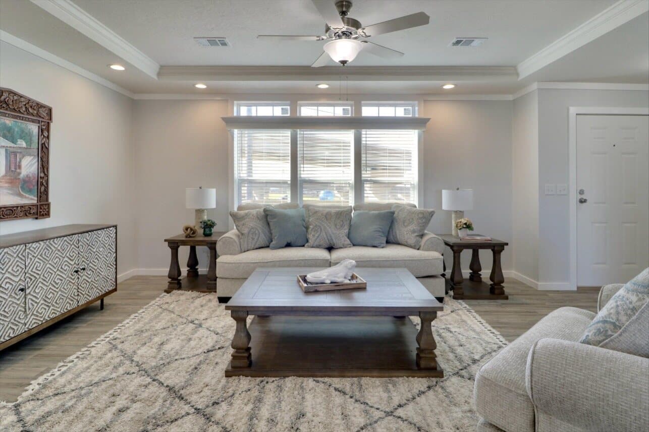 Solitaire 28784a interior home features