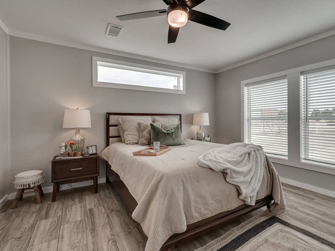 Atmos 28603n bedroom home features