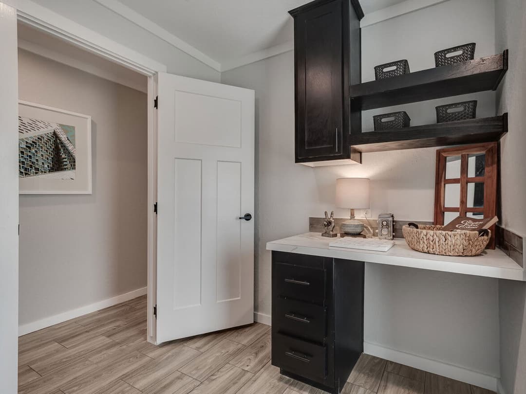 Atmos 28603n interior home features