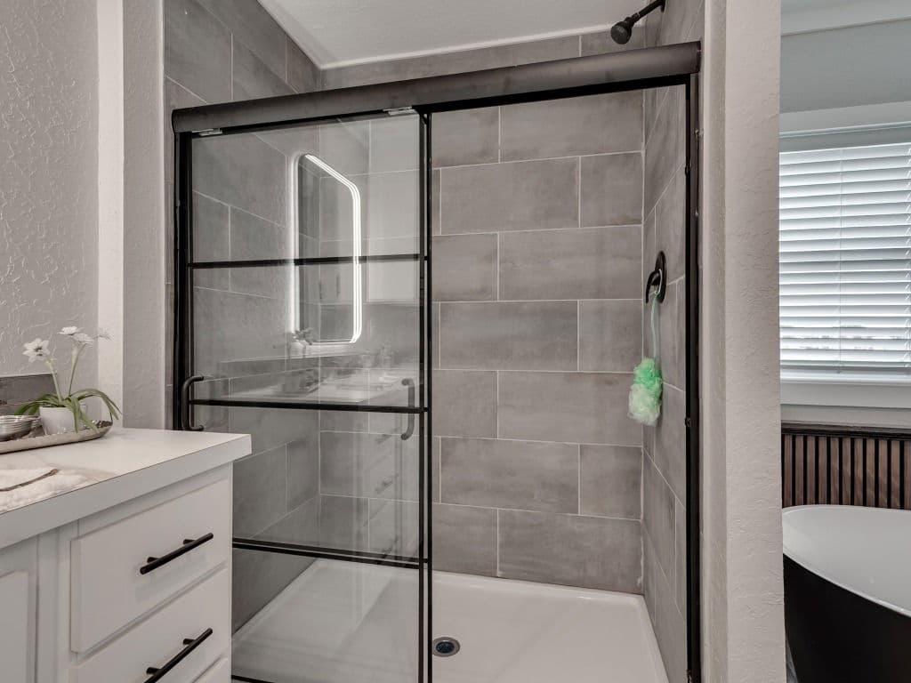 Atmos 28603n bathroom home features