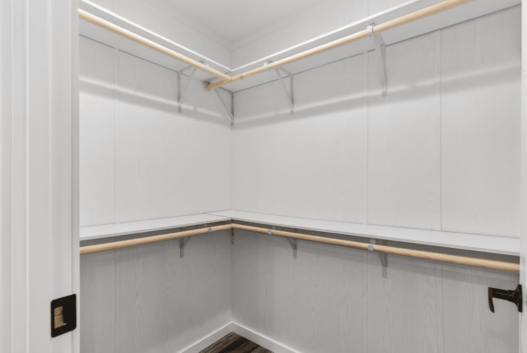 Axis 32563n interior home features