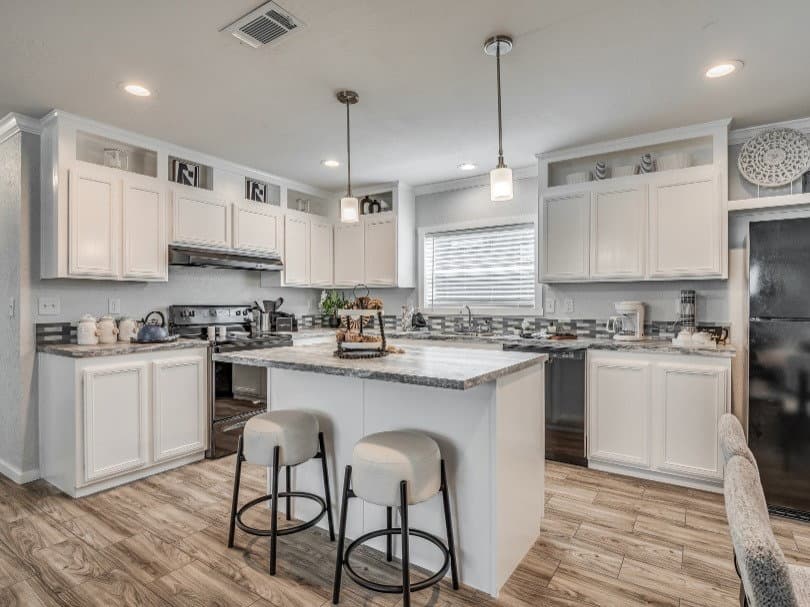 Emerald 28483a kitchen home features