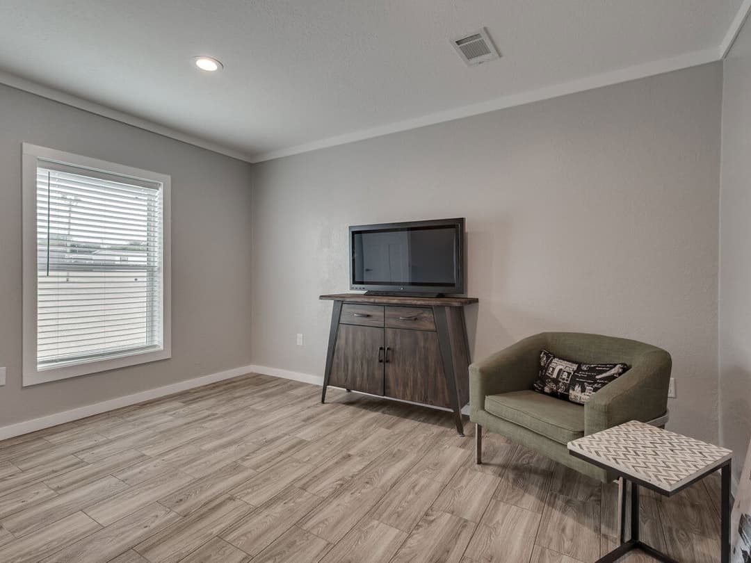 Atmos 28603n interior home features