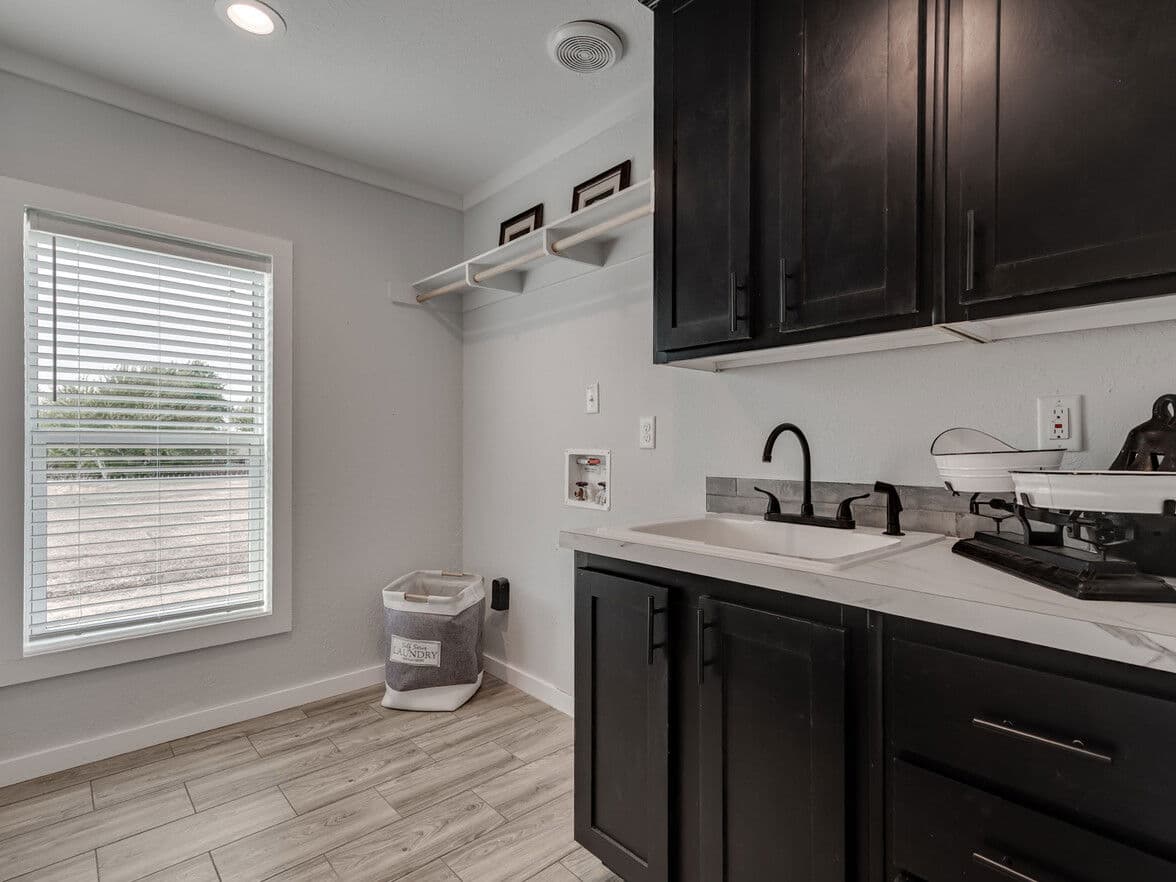 Atmos 28603n interior home features