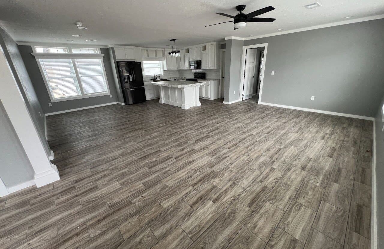 Solitaire 28684a interior home features