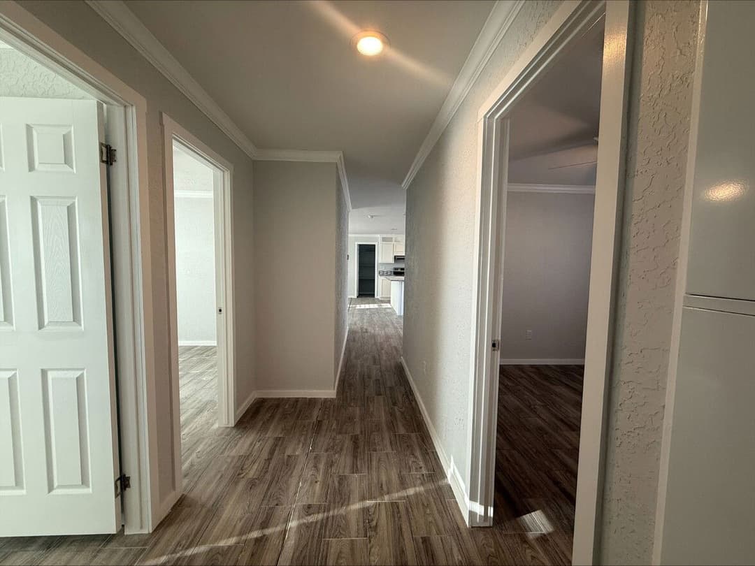 Emerald 28764a interior home features