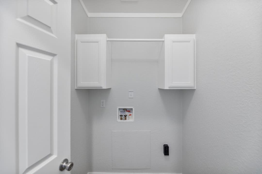 Emerald 16682a interior home features