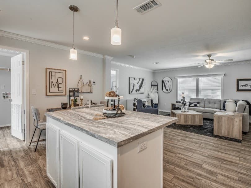 Emerald 28483a kitchen home features