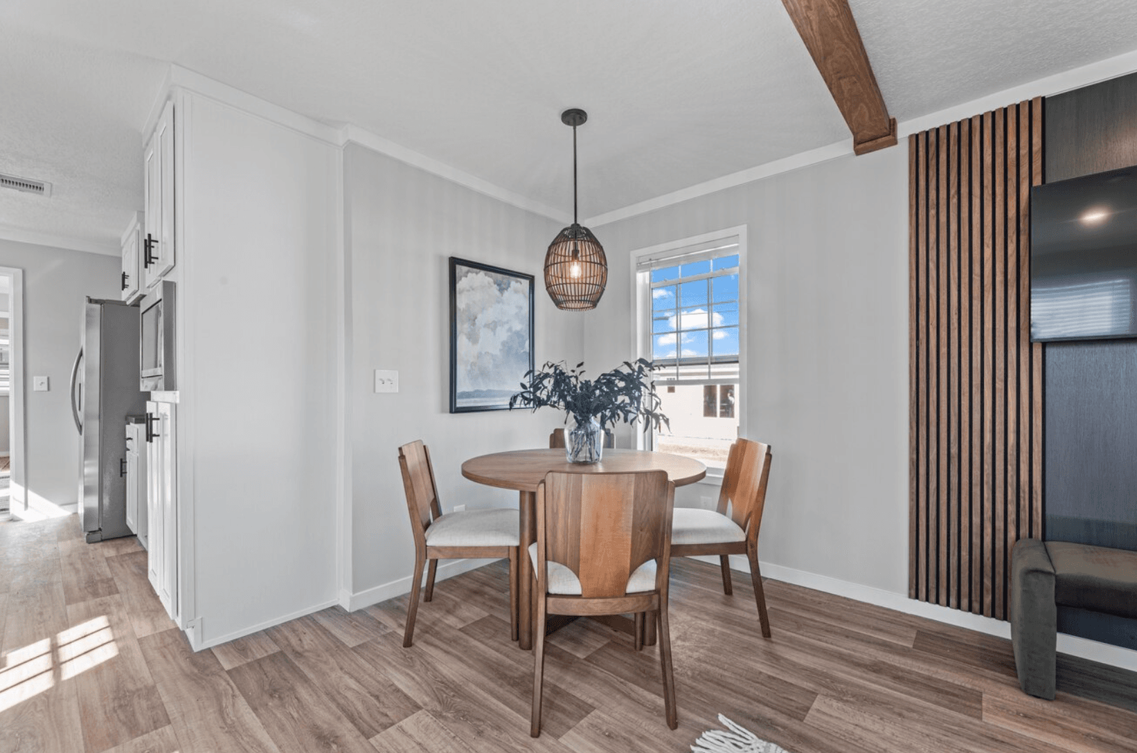 Helix 16763n interior home features