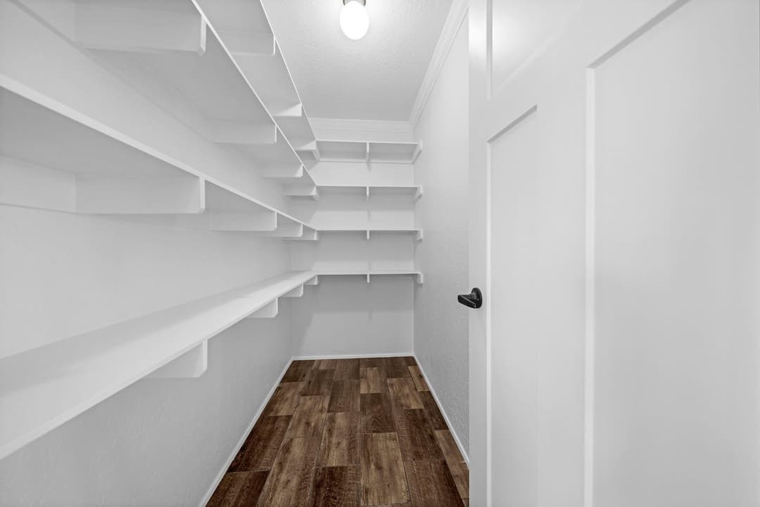 Sapphire 28663a interior home features