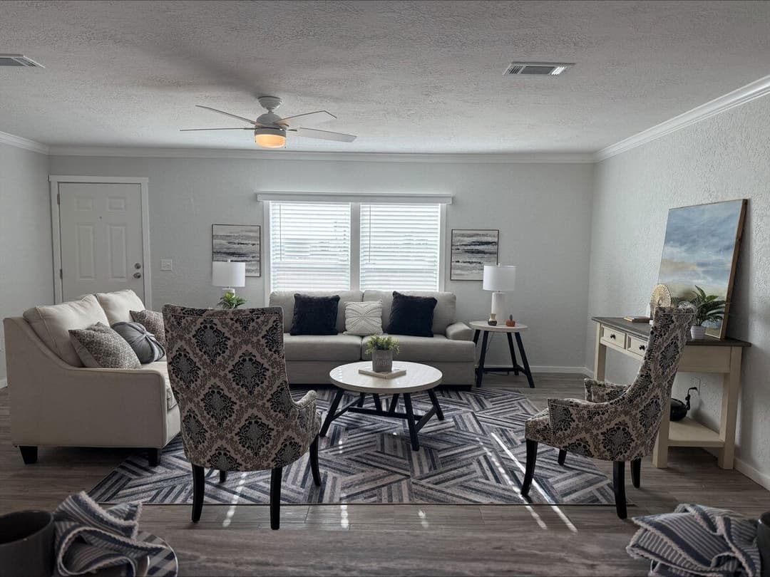 Emerald 28764a interior home features