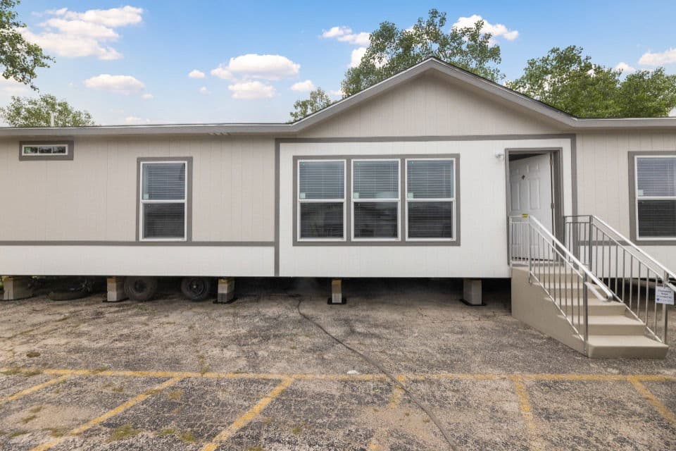 Emerald 28603a hero, elevation, and exterior home features