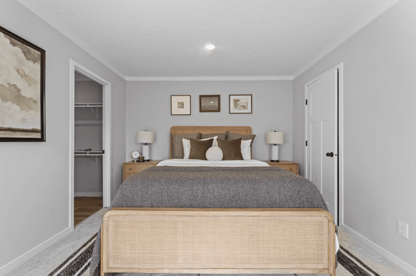 Helix 16763n bedroom home features