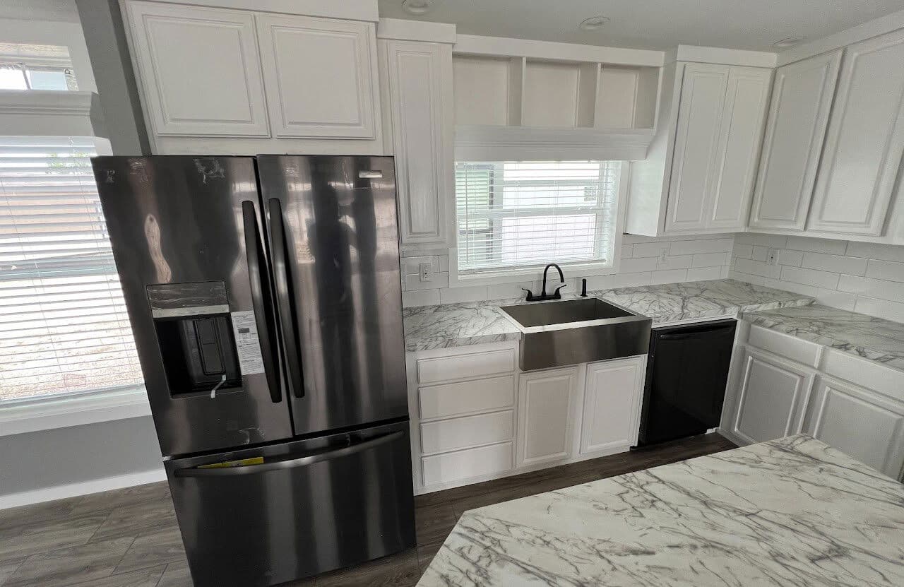 Solitaire 28684a kitchen home features