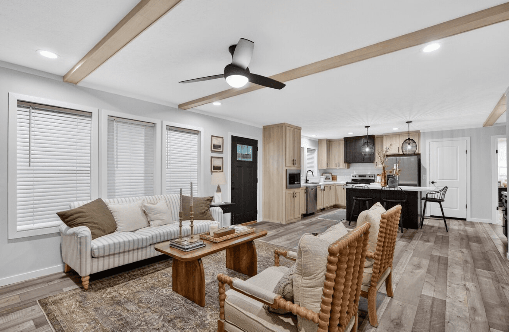 Axis 32563n interior and hero home features