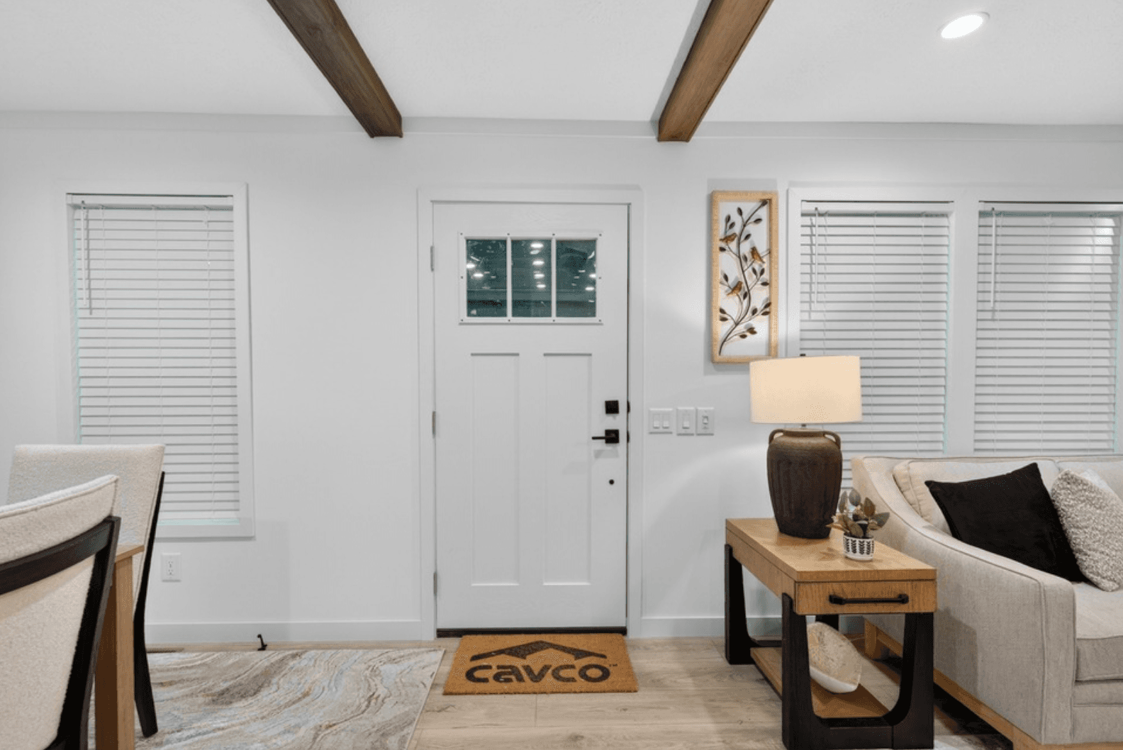 Aura 28644n interior home features