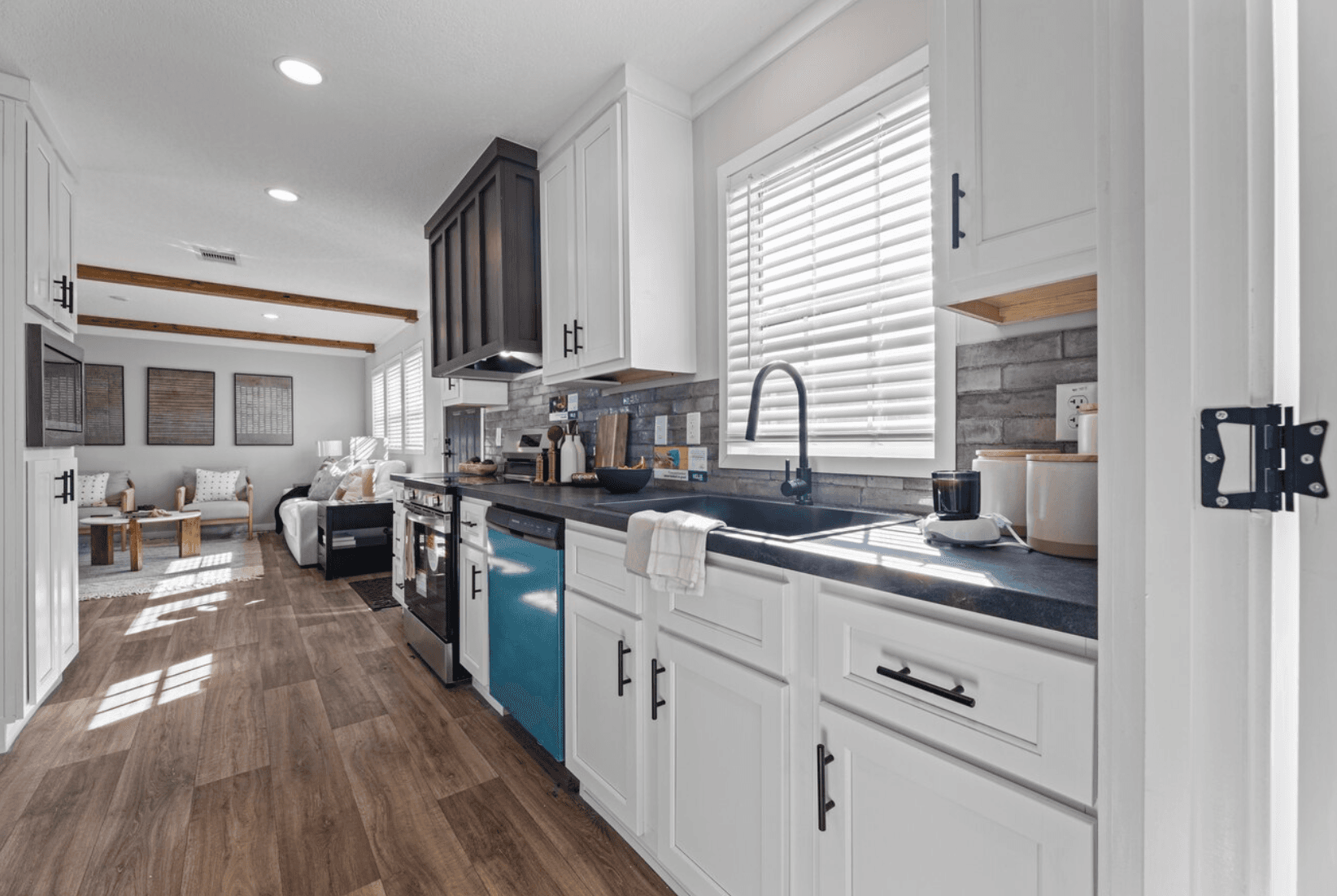 Helix 16763n kitchen home features