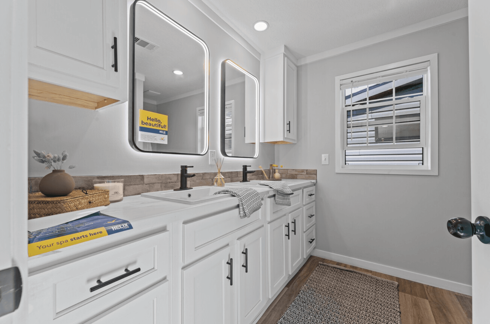 Helix 16763n bathroom home features