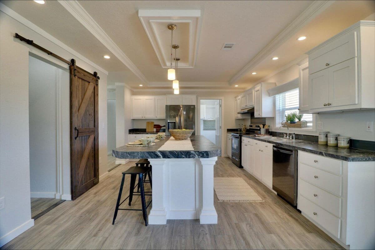 Solitaire doublewide series hero home features