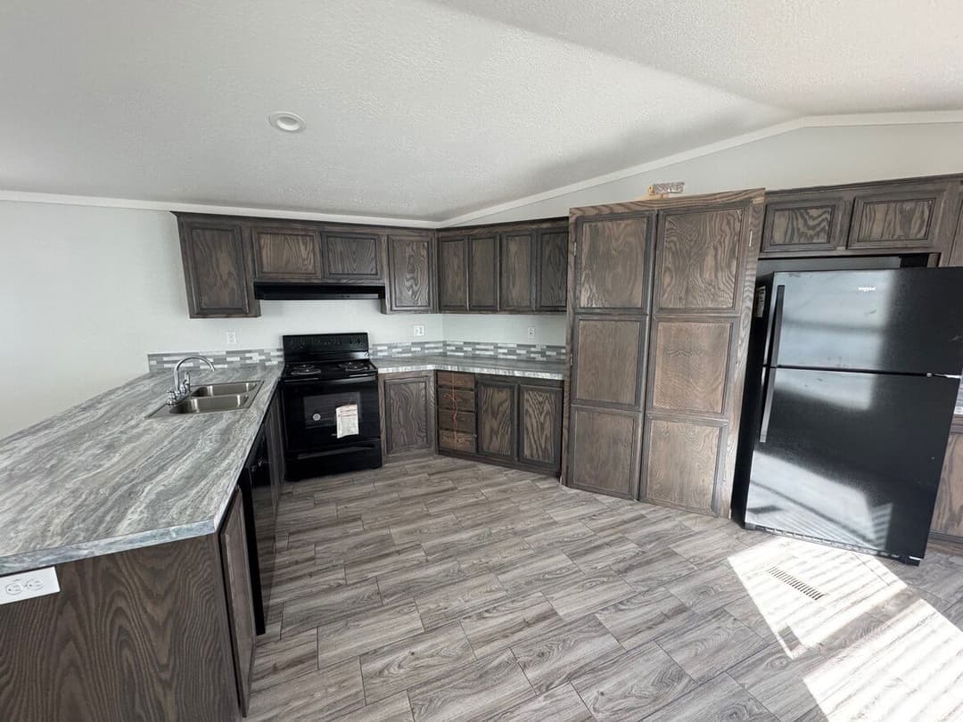 Solitaire 16763a kitchen and hero home features