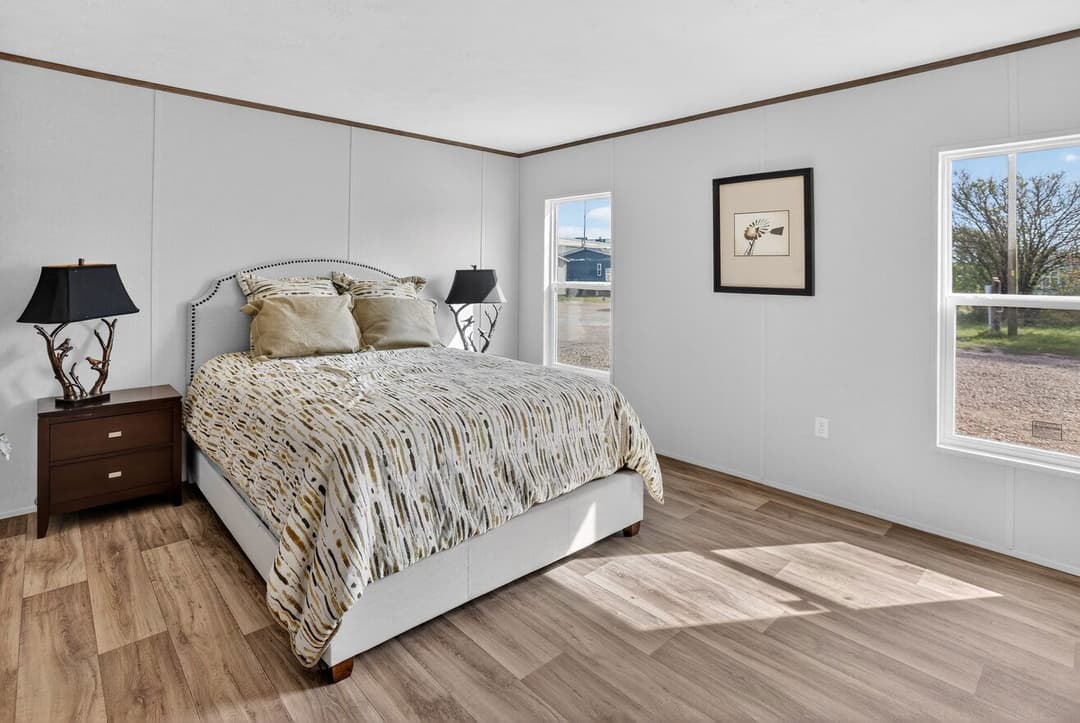 Jasper 28564a bedroom home features