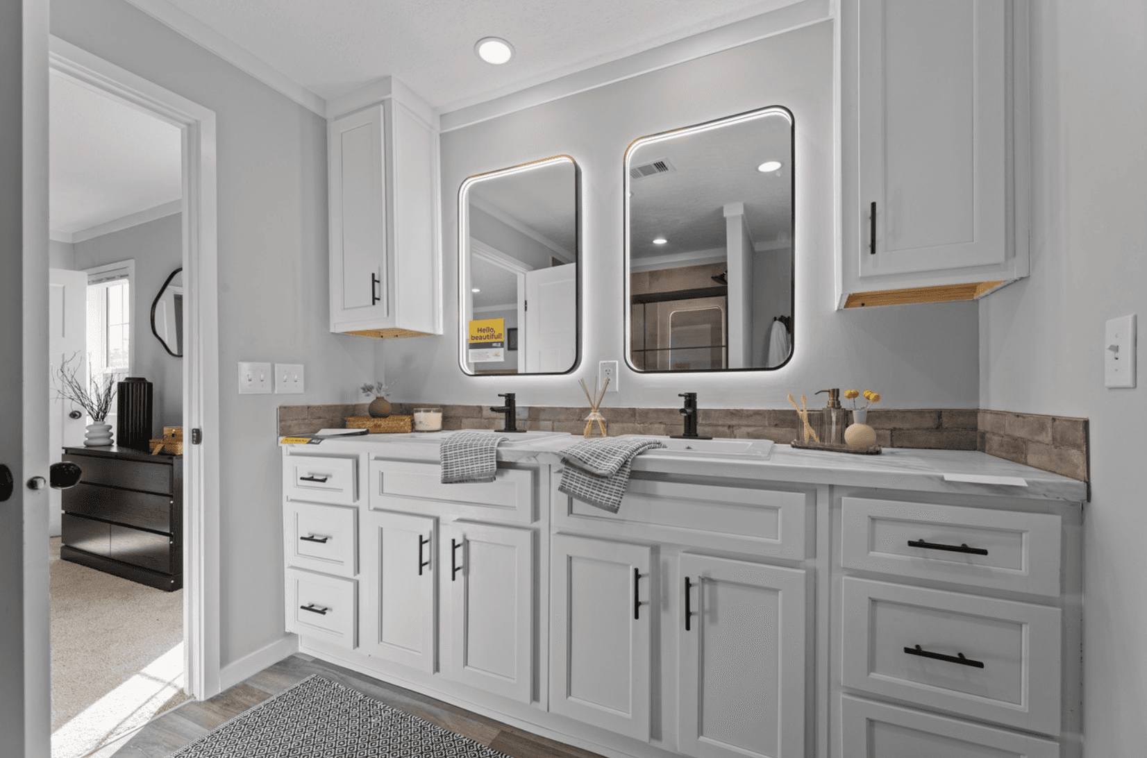 Helix 16763n bathroom home features