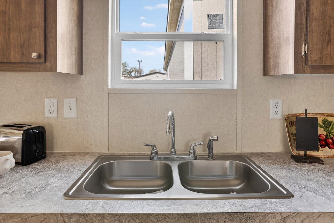 Jasper 28564a kitchen home features