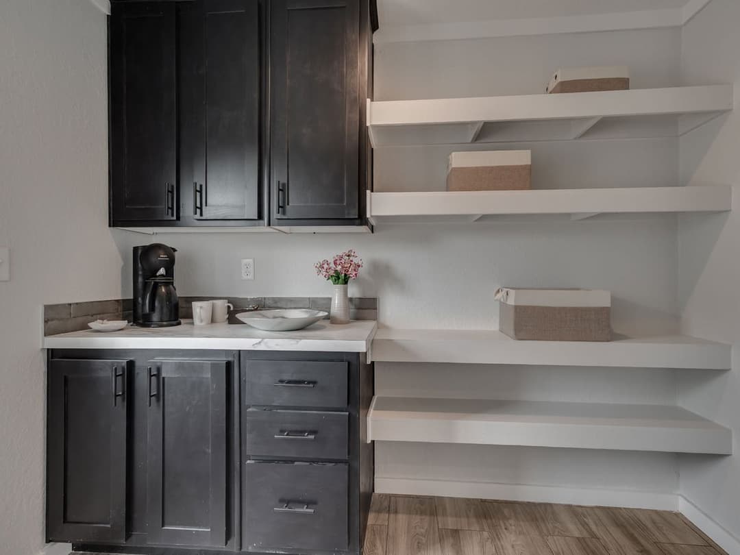 Atmos 28603n interior home features