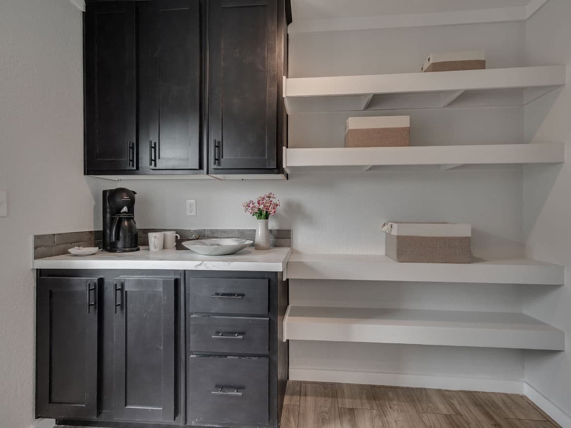 Atmos 28603n interior home features