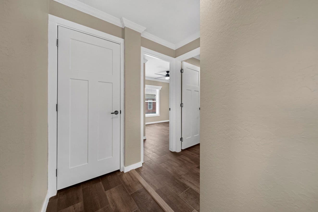 Sapphire 28663a interior home features