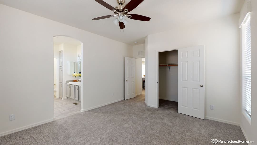 Santa fe ii bedroom home features