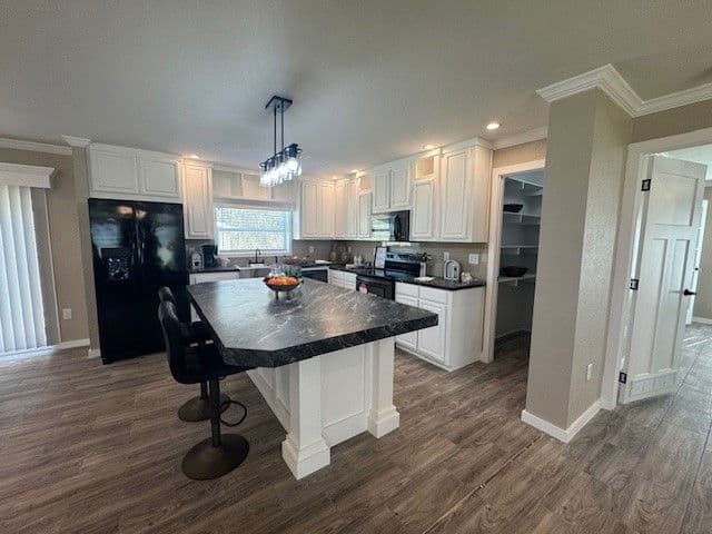 Solitaire 28643a hero and interior home features