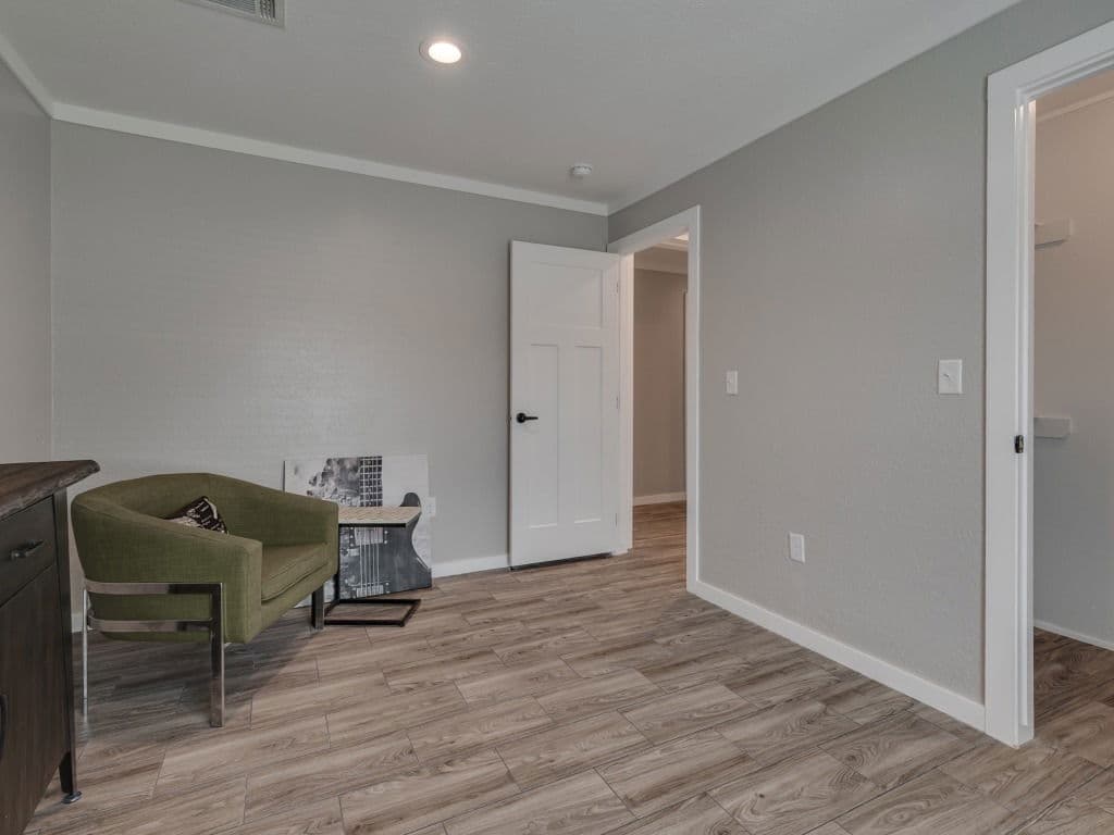 Atmos 28603n interior home features