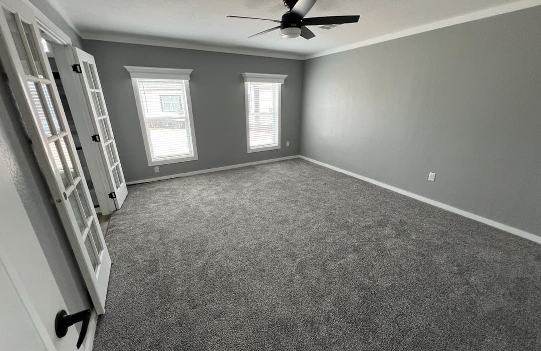 Solitaire 28684a interior home features